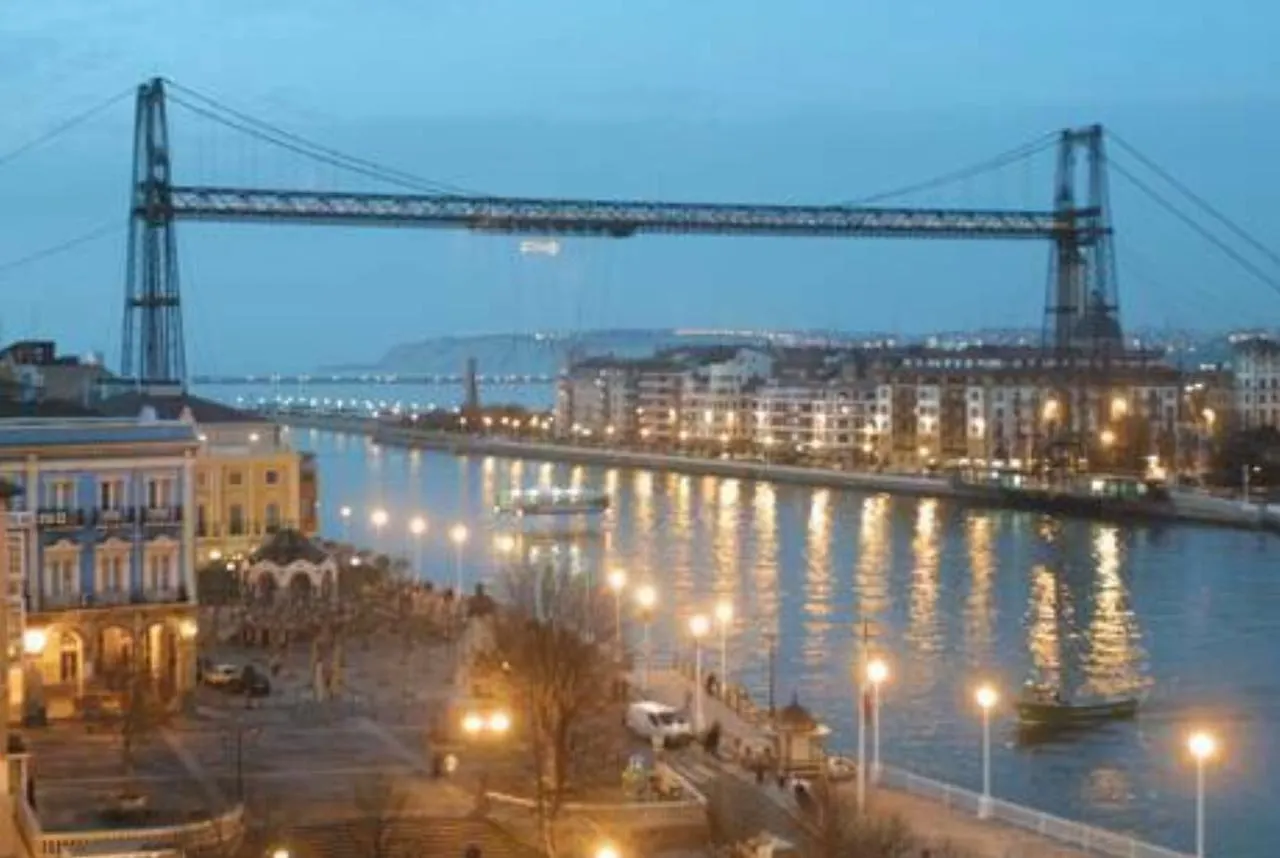 Big Lux Beachcity Ap 01 Bilbao Spain